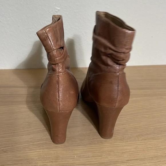 Chinese Laundry Wedge Boot Tan Cognac Size 7 - Picture 4 of 16